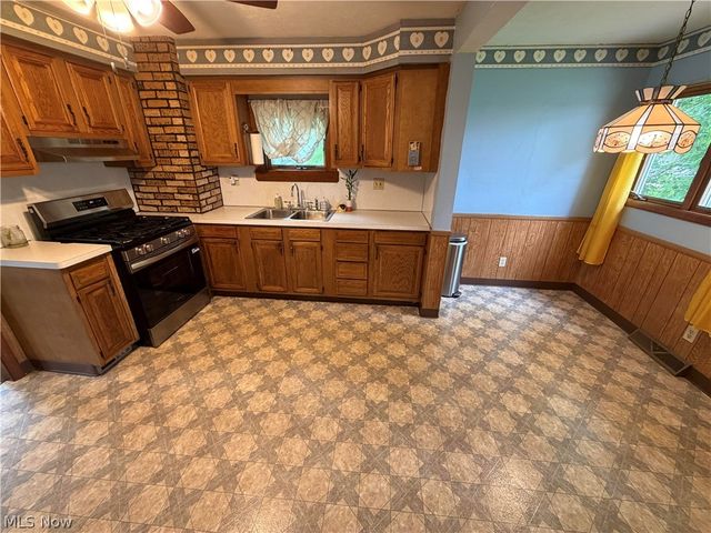 1557 D Street, Lorain, OH 44052