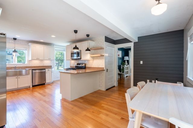 8 Lowell St, Billerica, MA 01862