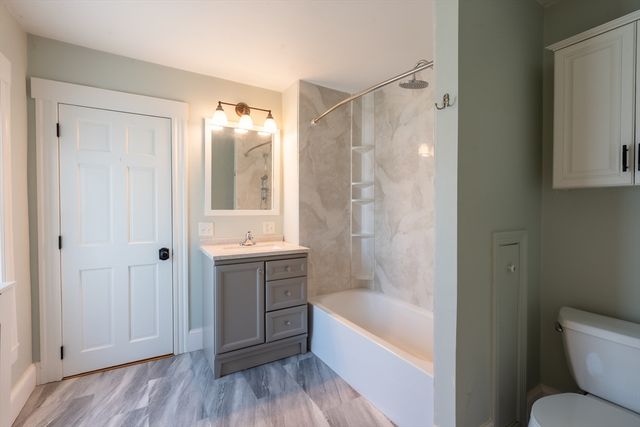 8 Lowell St, Billerica, MA 01862