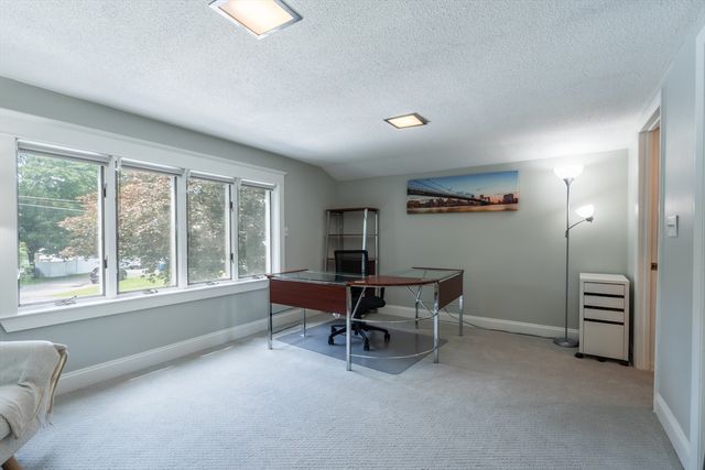 8 Lowell St, Billerica, MA 01862