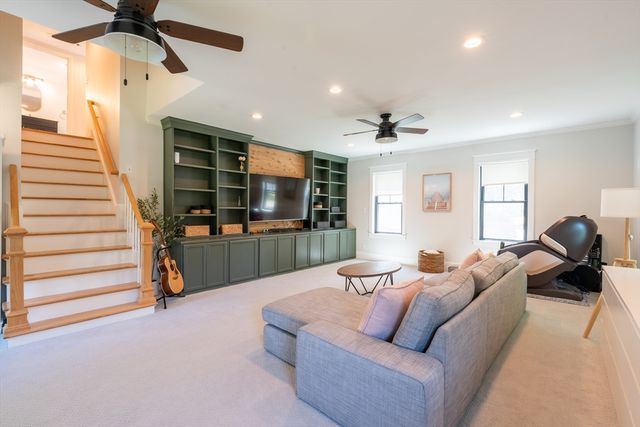 8 Lowell St, Billerica, MA 01862