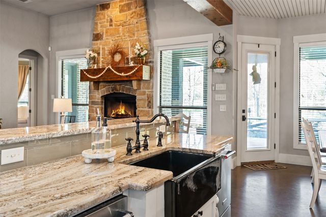 107 Nautical Point, Mabank, TX 75143