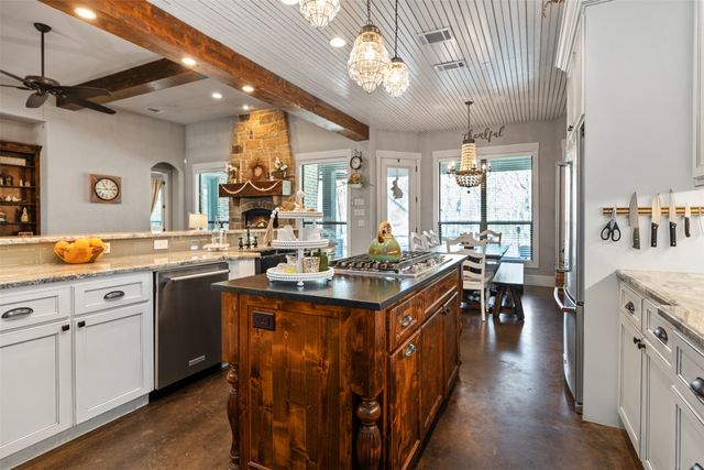 107 Nautical Point, Mabank, TX 75143