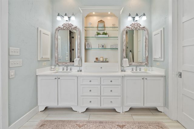 107 Nautical Point, Mabank, TX 75143