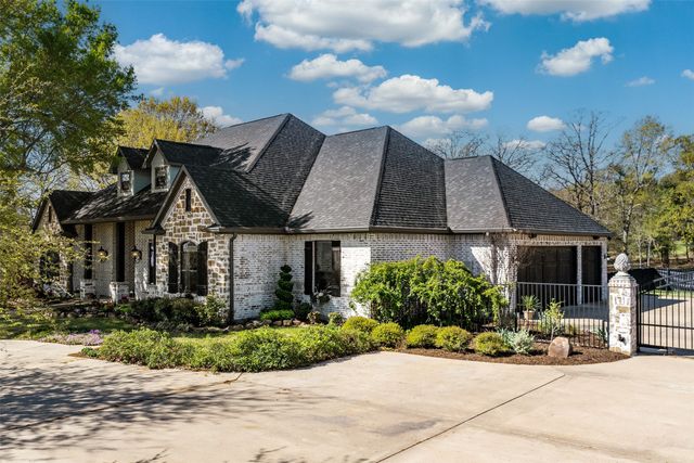 107 Nautical Point, Mabank, TX 75143