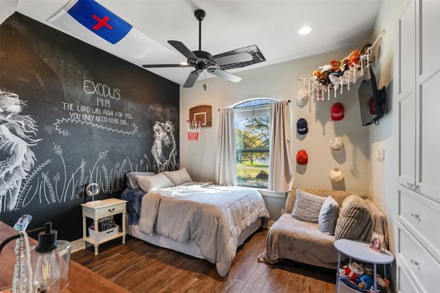 107 Nautical Point, Mabank, TX 75143