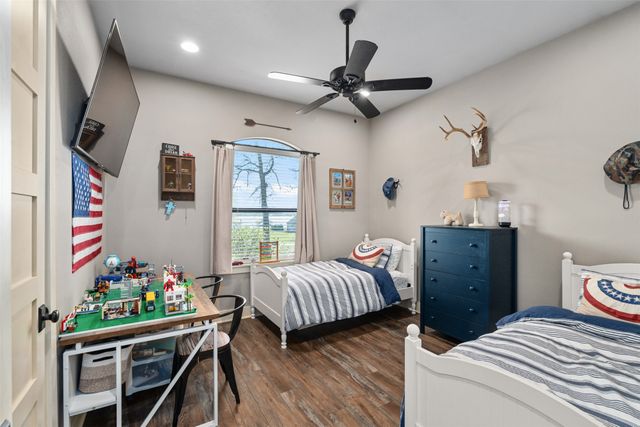 107 Nautical Point, Mabank, TX 75143