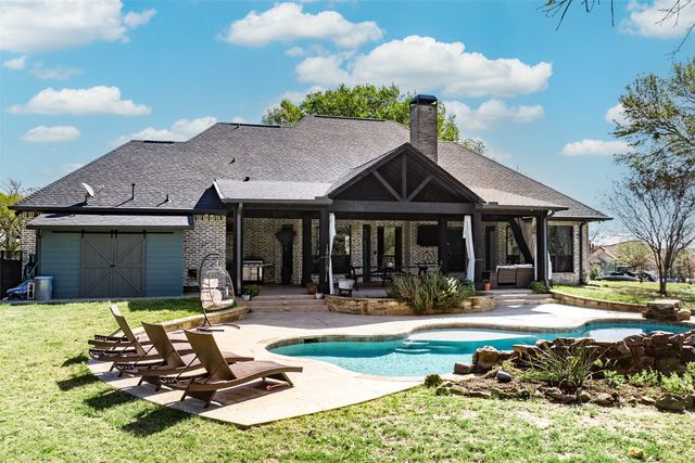 107 Nautical Point, Mabank, TX 75143