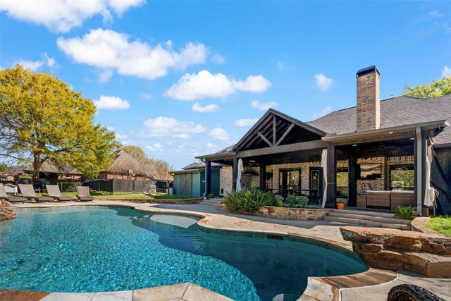 107 Nautical Point, Mabank, TX 75143