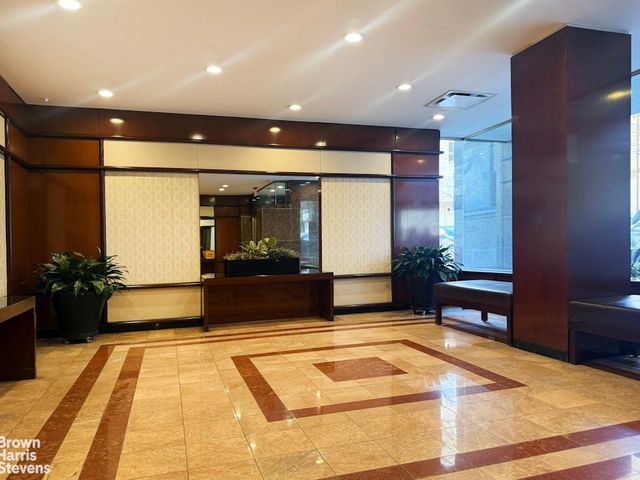 165 W 66th St Apt 15P, New York City, NY 10023