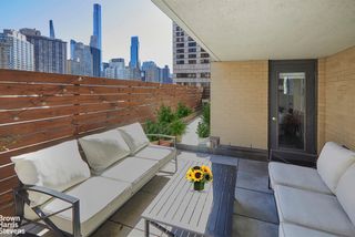 165 W 66th St Apt 15P, New York City, NY 10023