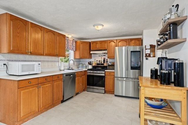 5 William Rd, Billerica, MA 01821