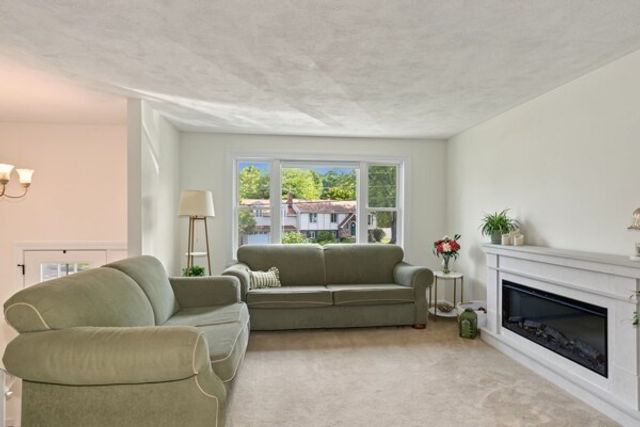 5 William Rd, Billerica, MA 01821