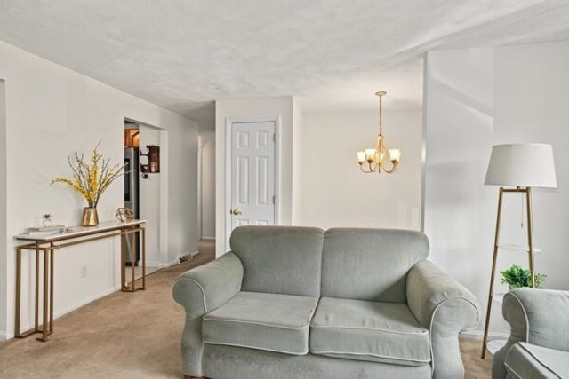 5 William Rd, Billerica, MA 01821