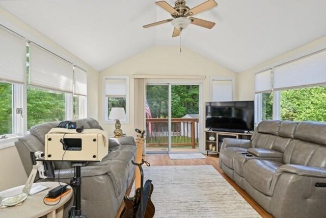5 William Rd, Billerica, MA 01821