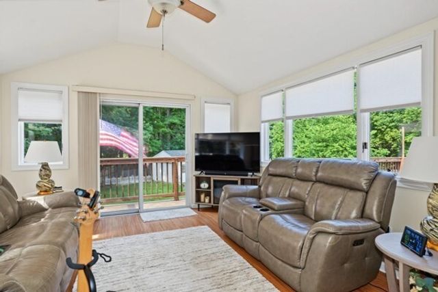 5 William Rd, Billerica, MA 01821