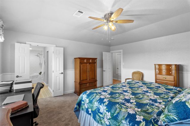 1104 Hilltop DR, San Marcos, TX 78666