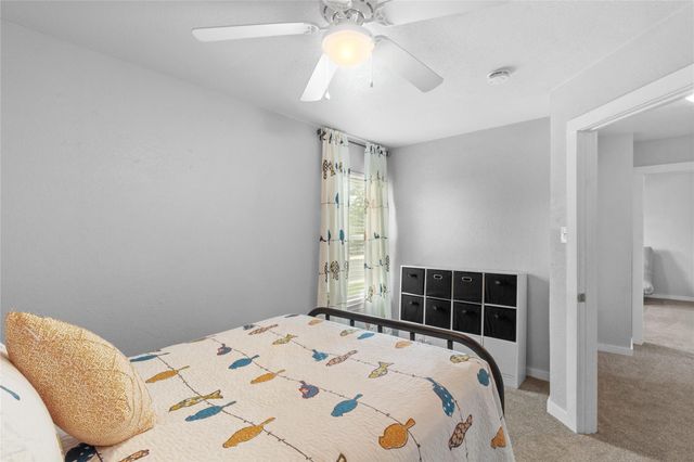 1104 Hilltop DR, San Marcos, TX 78666