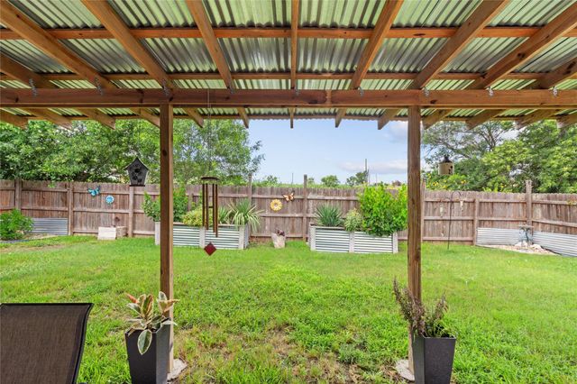 1104 Hilltop DR, San Marcos, TX 78666