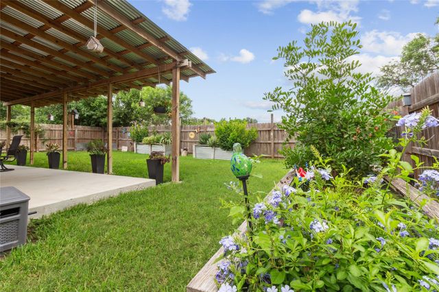 1104 Hilltop DR, San Marcos, TX 78666