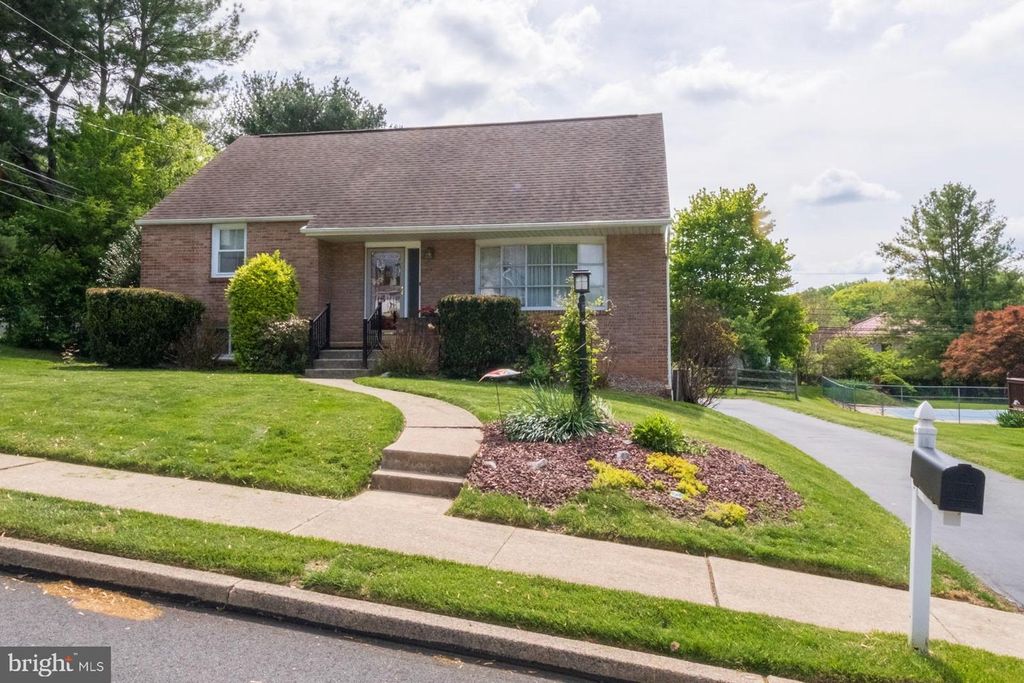 229 GRANDE VALLEY RD, Reading, PA 19606