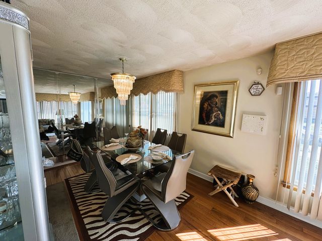 8220 S Mozart Street, Chicago, IL 60652