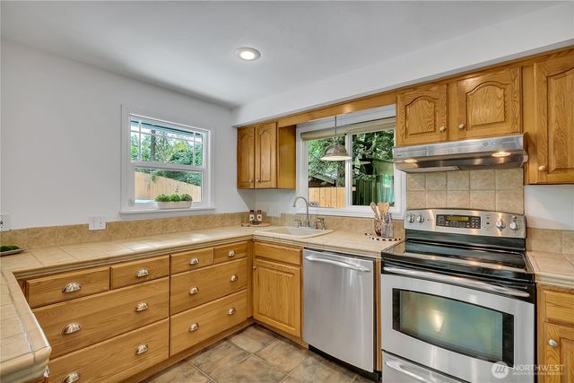 9511 Maple Avenue SW, Lakewood, WA 98499