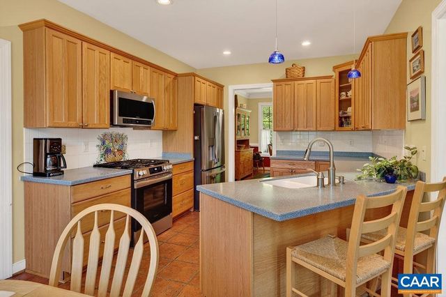 946 STONEY CREEK EAST, Nellysford, VA 22958