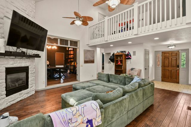 2481 W Chatsworth Court, Springfield, MO 65810