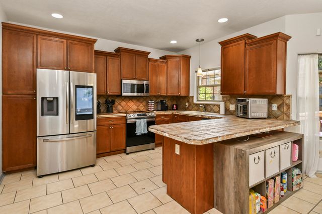 2481 W Chatsworth Court, Springfield, MO 65810
