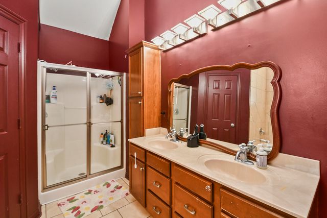 2481 W Chatsworth Court, Springfield, MO 65810