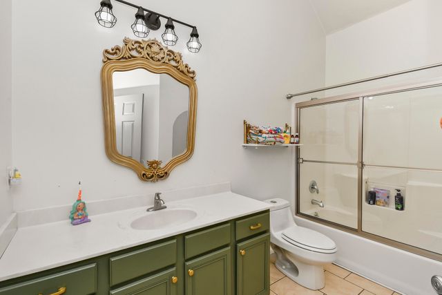 2481 W Chatsworth Court, Springfield, MO 65810