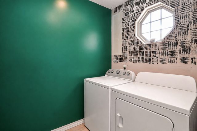 2481 W Chatsworth Court, Springfield, MO 65810