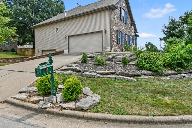 2481 W Chatsworth Court, Springfield, MO 65810