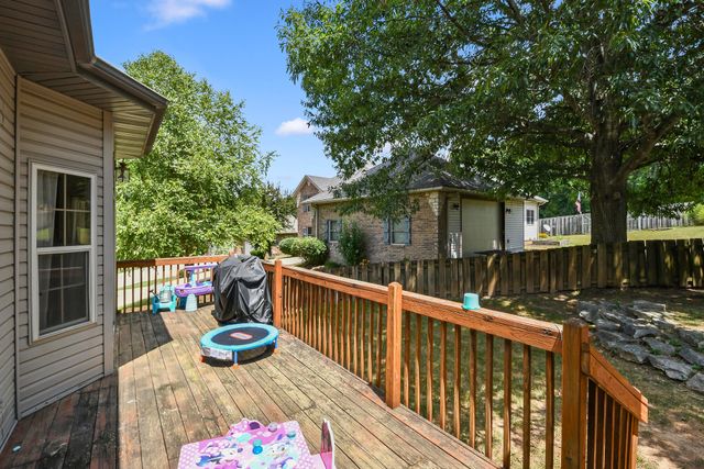 2481 W Chatsworth Court, Springfield, MO 65810