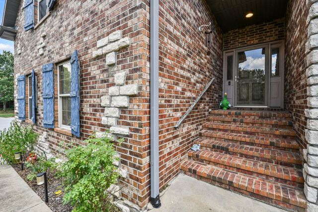 2481 W Chatsworth Court, Springfield, MO 65810