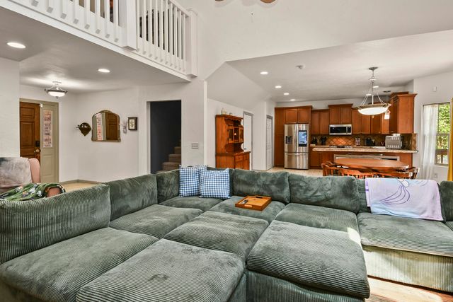 2481 W Chatsworth Court, Springfield, MO 65810