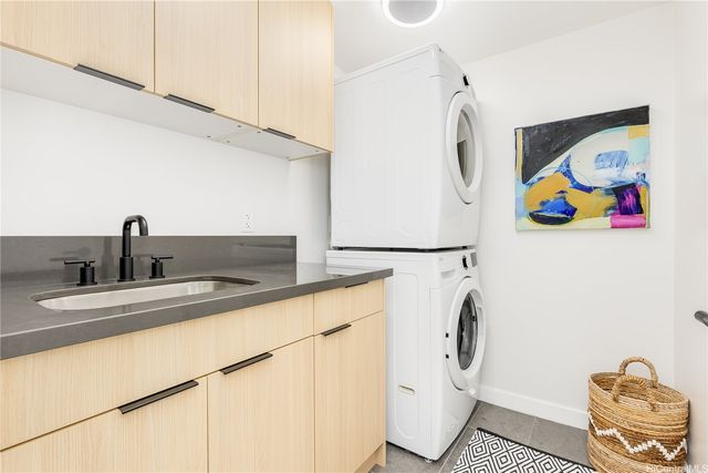 2846 Lowrey Avenue, Honolulu, HI 96822