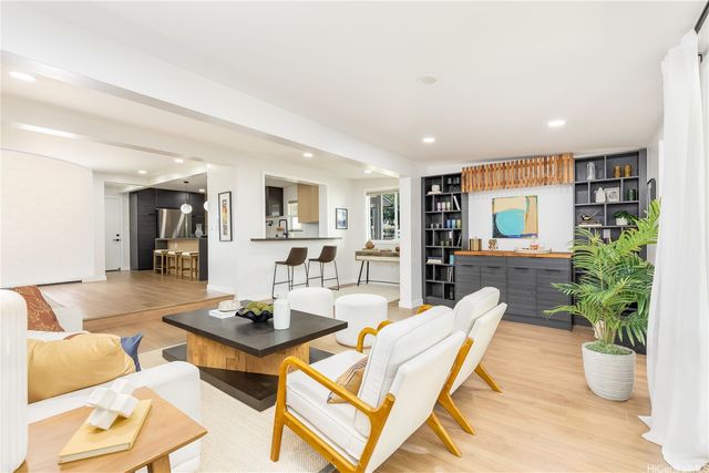 2846 Lowrey Avenue, Honolulu, HI 96822