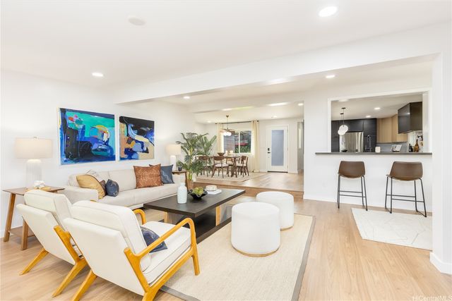 2846 Lowrey Avenue, Honolulu, HI 96822