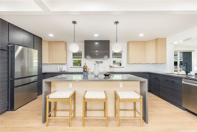 2846 Lowrey Avenue, Honolulu, HI 96822