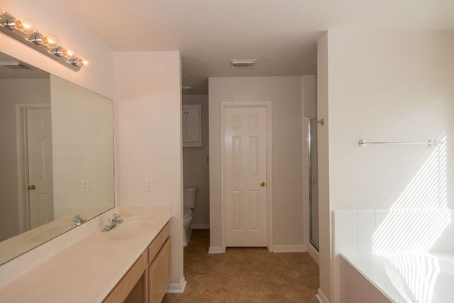2207 Ames Street, Pearland, TX 77584