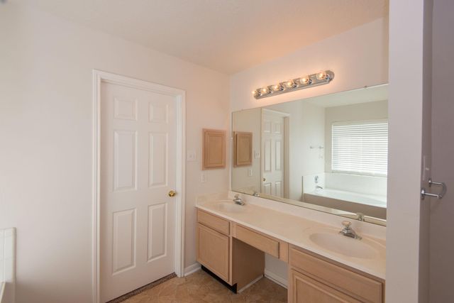2207 Ames Street, Pearland, TX 77584