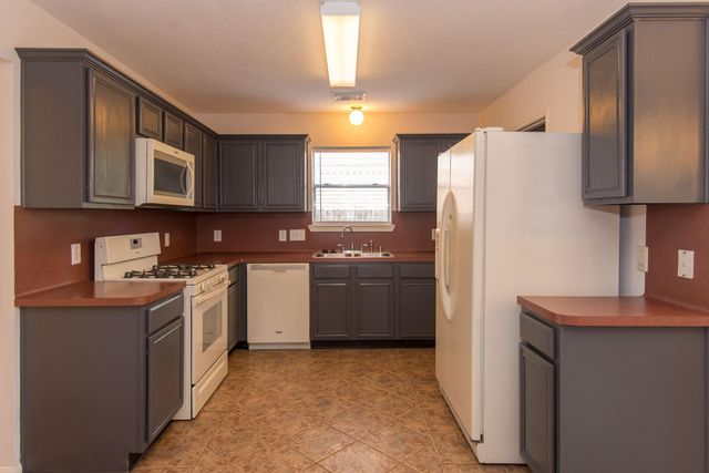 2207 Ames Street, Pearland, TX 77584