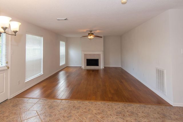 2207 Ames Street, Pearland, TX 77584