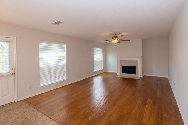2207 Ames Street, Pearland, TX 77584