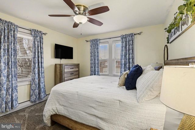 6807 N POINT RD, Sparrows Point, MD 21219