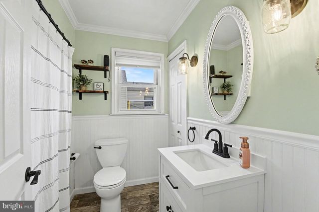 6807 N POINT RD, Sparrows Point, MD 21219