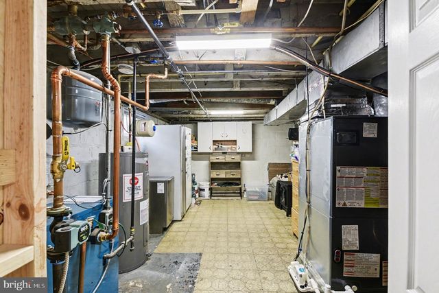 6807 N POINT RD, Sparrows Point, MD 21219