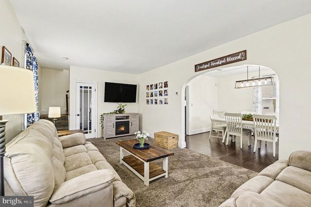 6807 N POINT RD, Sparrows Point, MD 21219